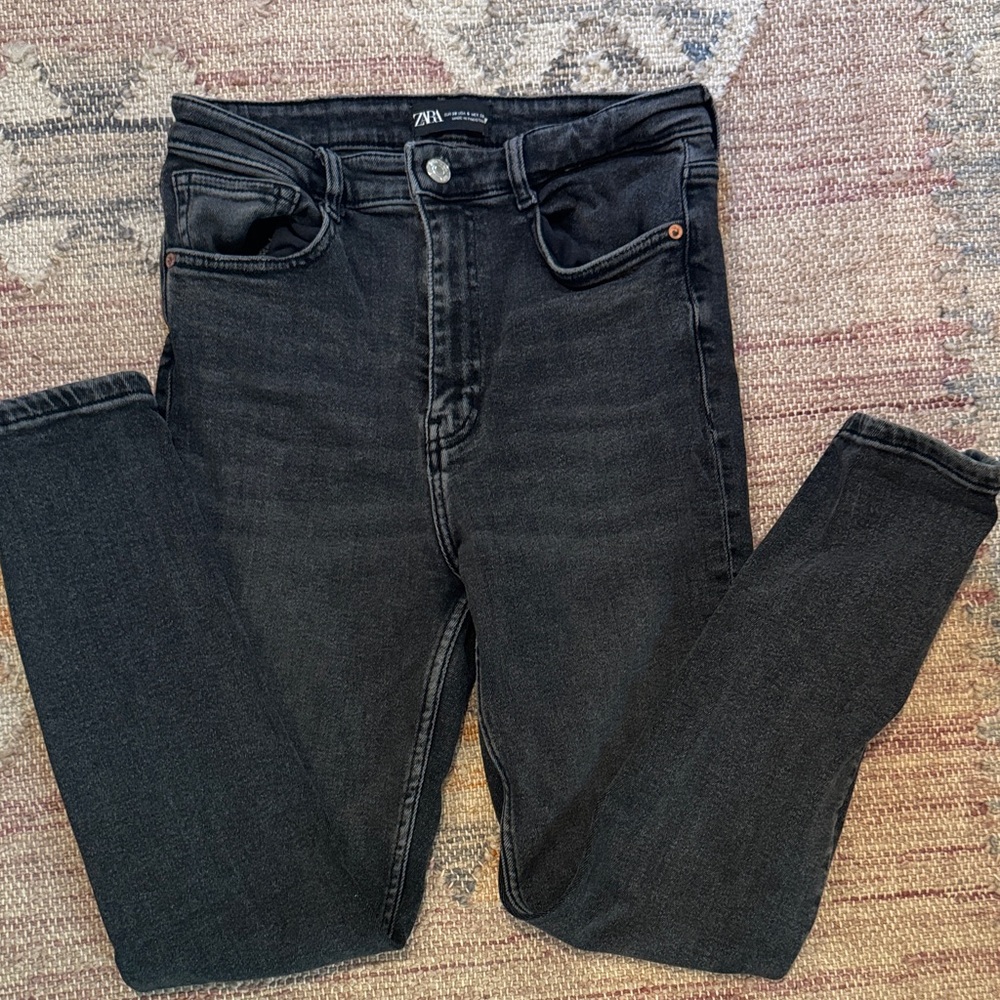Zara Women's High Rise Dark Jeans